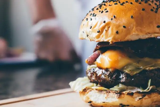The Burger au Poivre at Raoul’s