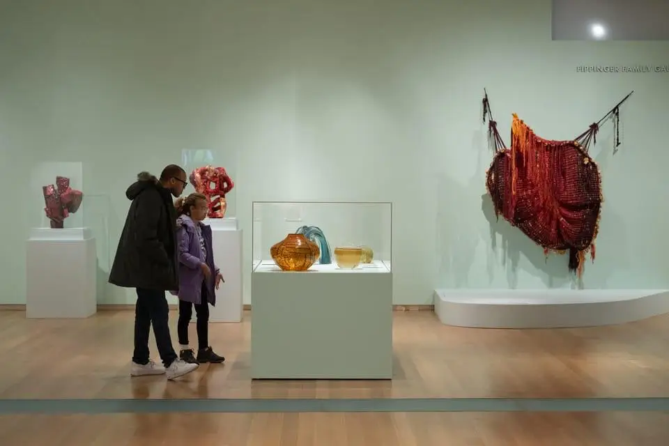 מוזיאון העיצוב והאמנות של ניו יורק (Museum of Arts and Design)- קרדיט- התמונה מאתר GETYOURGUIDE