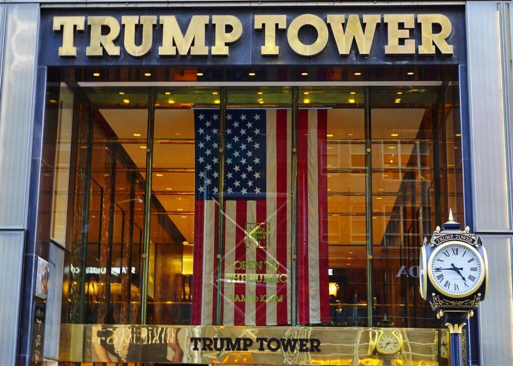 מגדל טראמפ (Trump Tower) בניו יורק- כל מה שצריך לדעת- VIATOR