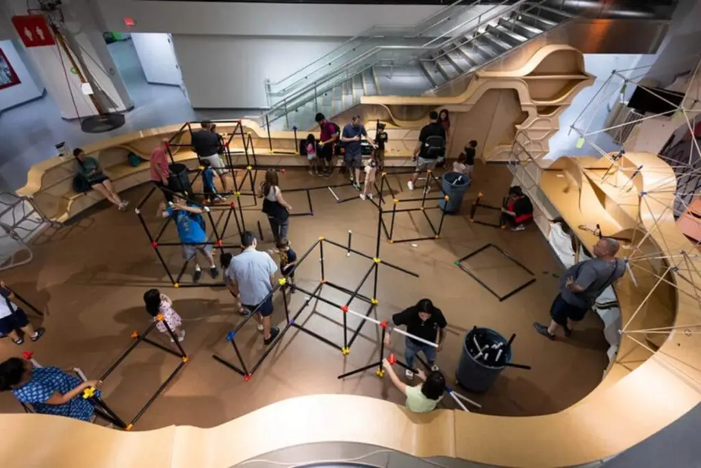 היכל המדע של ניו יורק (New York Hall of Science)- אתר GETYOURGUIDE