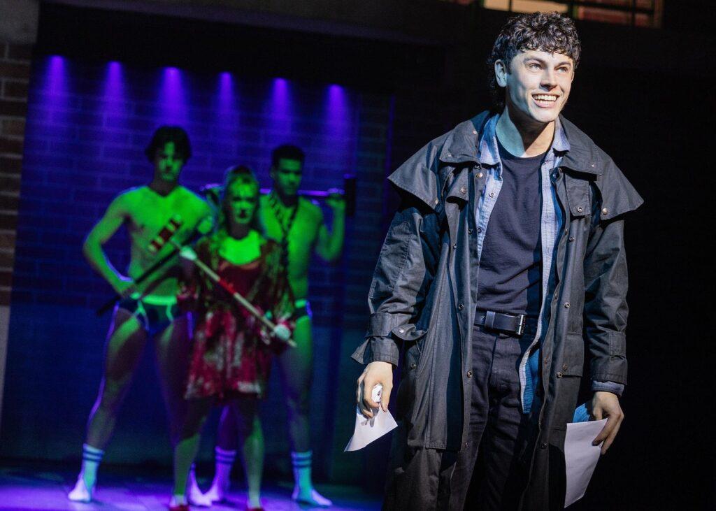 מלכות הכיתה: המחזמר בניו יורק (Heathers: The Musical)- VIATOR