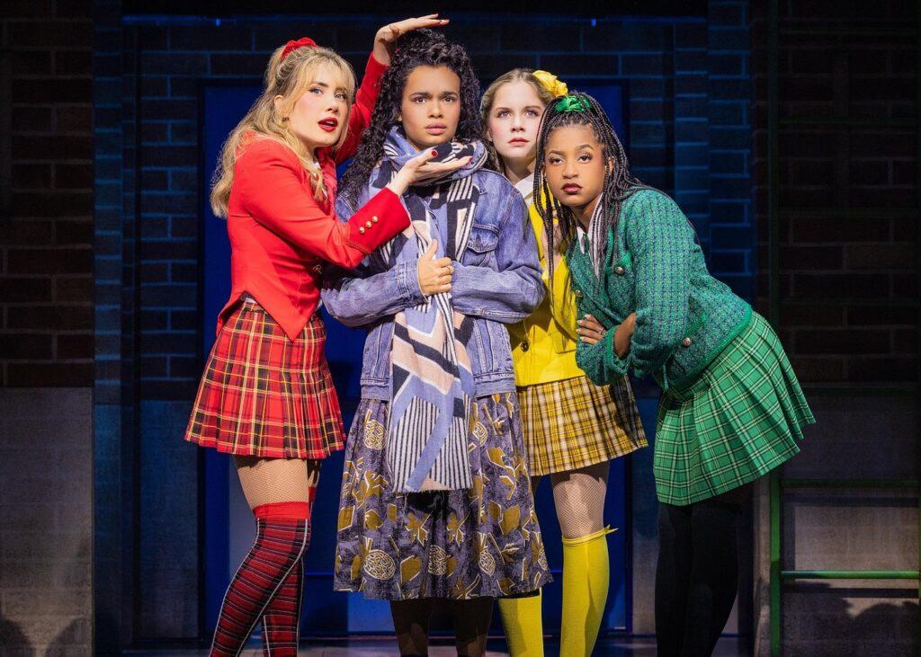 מלכות הכיתה: המחזמר בניו יורק (Heathers: The Musical)- VIATOR
