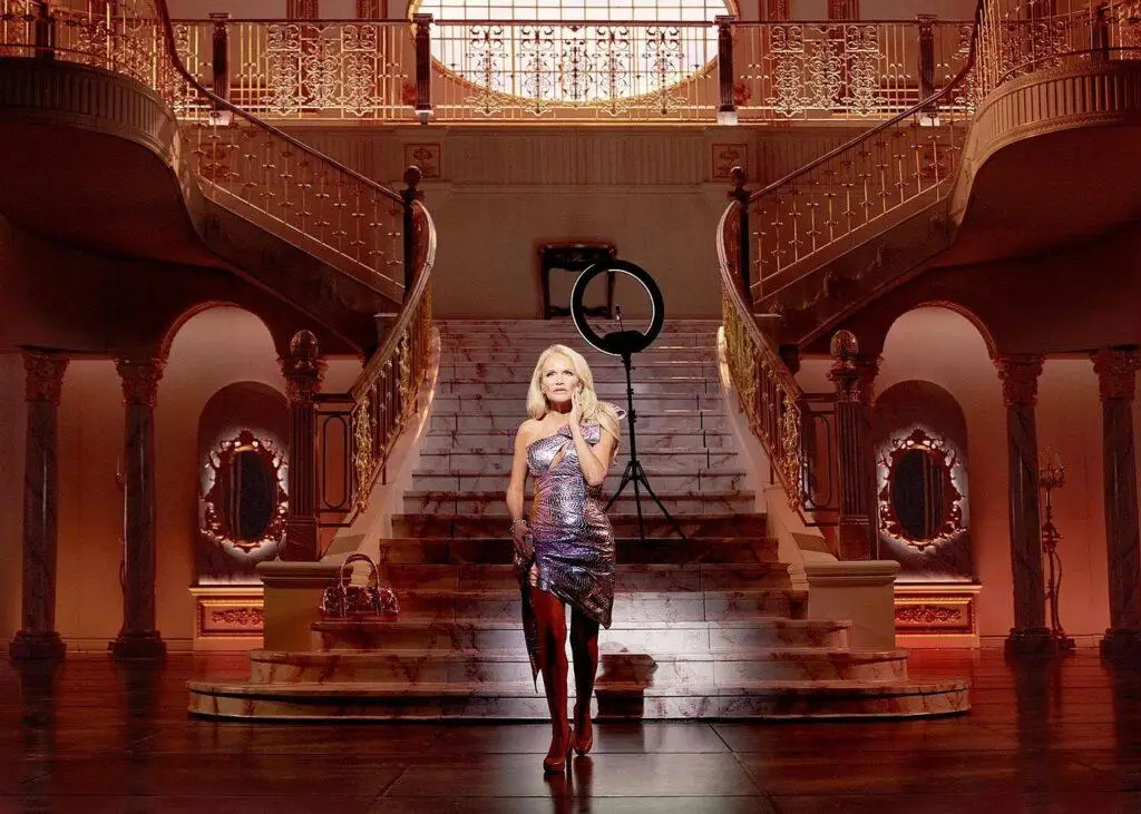 NYC: The Queen of Versailles- VIATOR