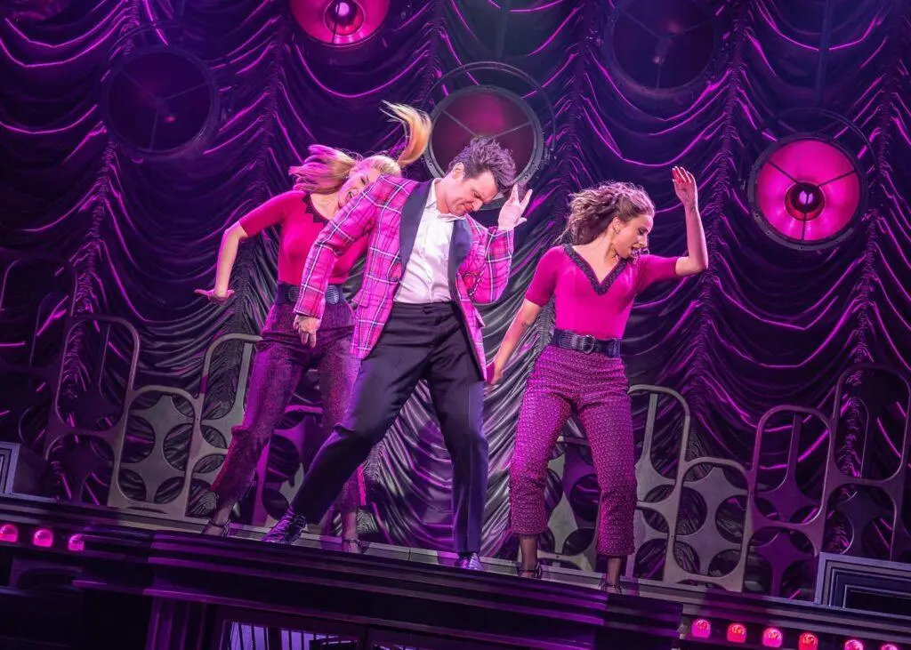 המחזמר Just In Time- להיטי Bobby Darin על במת ברודוויי בניו יורק- VIATOR